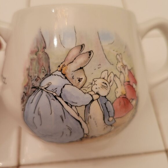 Vintage Wedgwood Peter Rabbit Baby Cup 2 Handles Beatrix Potter Nursery England‎ - Picture 7 of 8